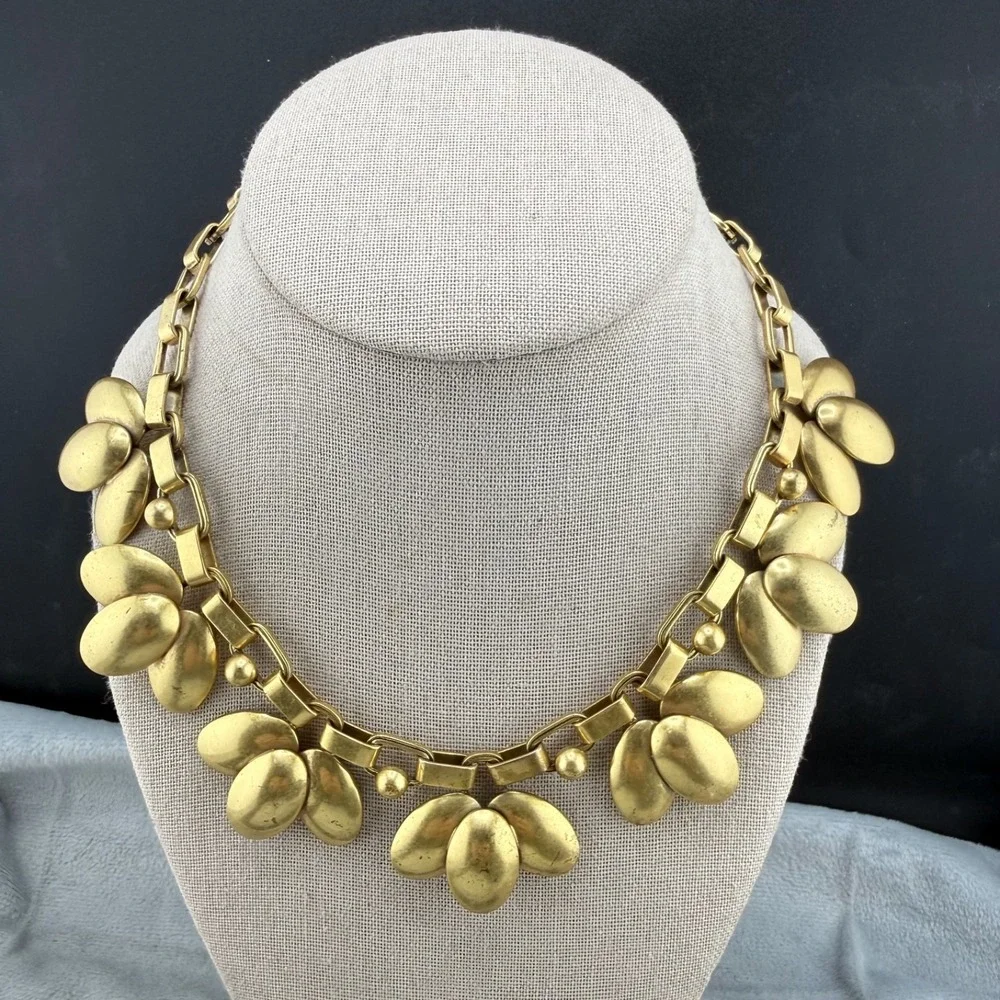 Stella And Dot Necklace Gold Tone Statement Signed Hazel Flower 16”